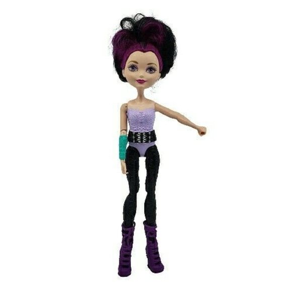 Ever After High Raven Queen Magic Arrow Archery Doll Figure Toy - Picture 3 of 8